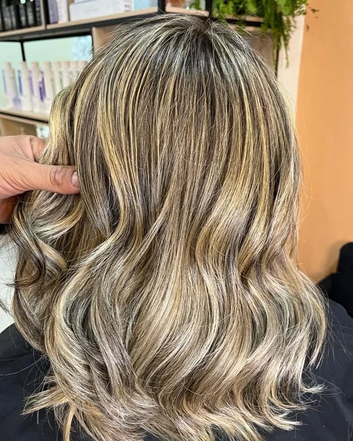 Retoque de Raiz na Mooca | Cabelo Impecável no Beauty C Studio Retoque de Raiz na Mooca | Cabelo Impecável no Beauty C Studio